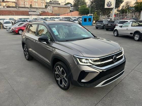 VOLKSWAGEN TAOS 2025