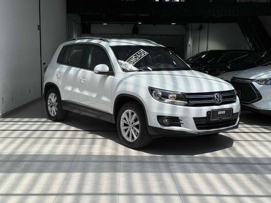 VOLKSWAGEN TIGUAN 2015