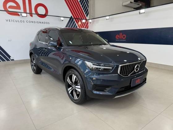 VOLVO XC40 2022