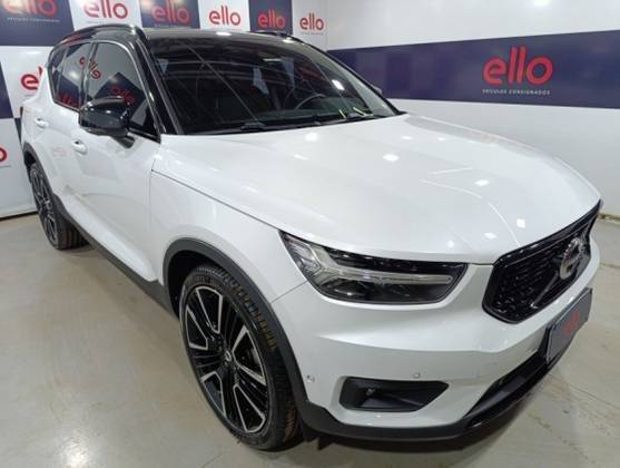 VOLVO XC40 2020