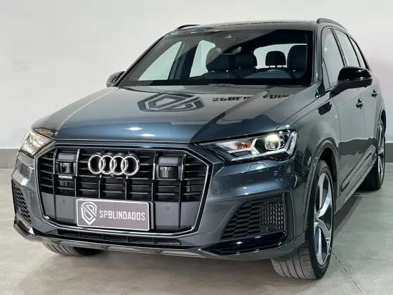 AUDI Q7 2022