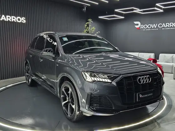 AUDI Q7 2021