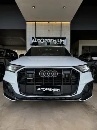 AUDI Q7 2022