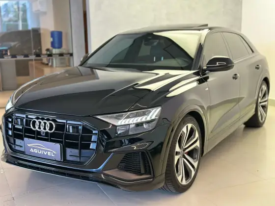 AUDI Q8 2022