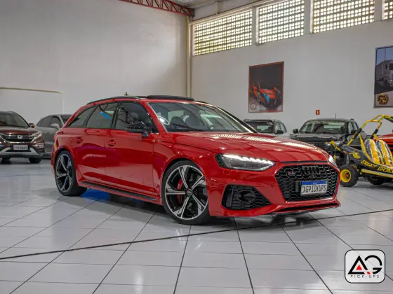 AUDI RS4 2021