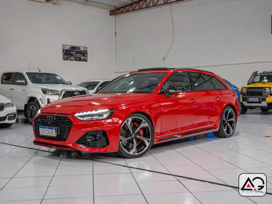 AUDI RS4 2021