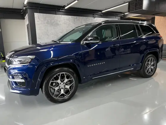 JEEP COMMANDER 2024