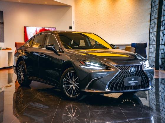 LEXUS ES 300h 2023