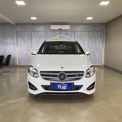 MERCEDES-BENZ B 200 2016