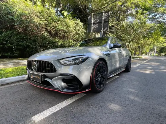 MERCEDES-BENZ C 63 AMG 2024