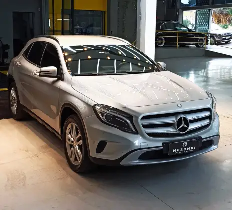 MERCEDES-BENZ GLA 200 2015