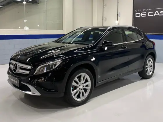 MERCEDES-BENZ GLA 200 2016