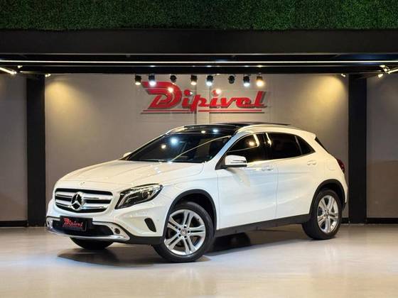 MERCEDES-BENZ GLA 200 2016