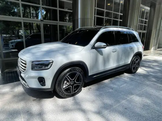 MERCEDES-BENZ GLB 200 2024