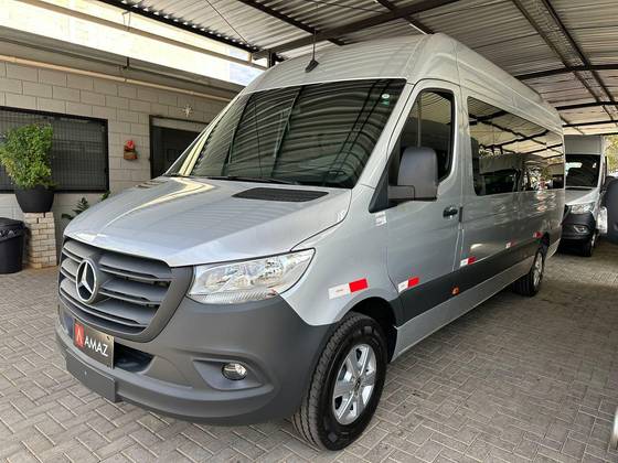 MERCEDES-BENZ SPRINTER 2025