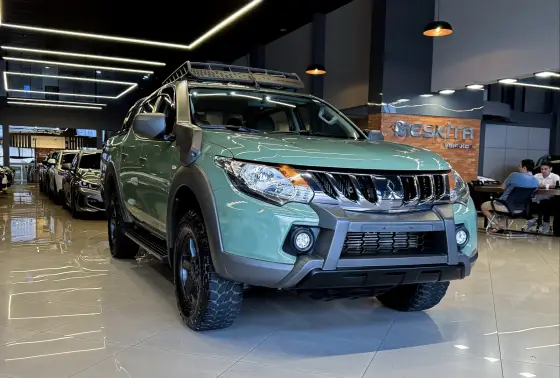 MITSUBISHI L200 TRITON 2023