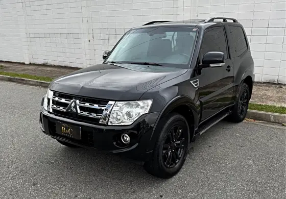 MITSUBISHI PAJERO FULL 2014