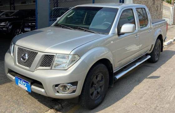 NISSAN FRONTIER 2014
