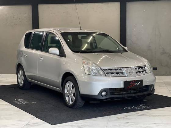 NISSAN LIVINA 2010