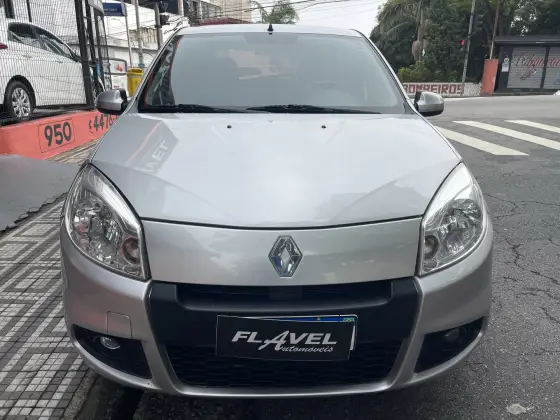 RENAULT SANDERO 2012