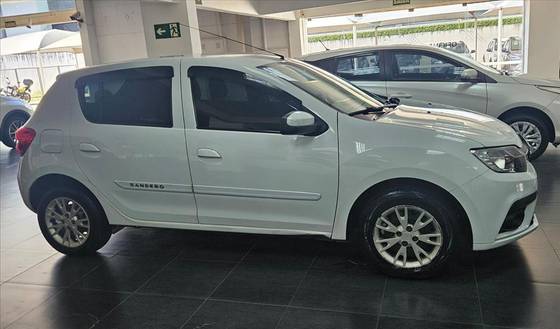 RENAULT SANDERO 2022