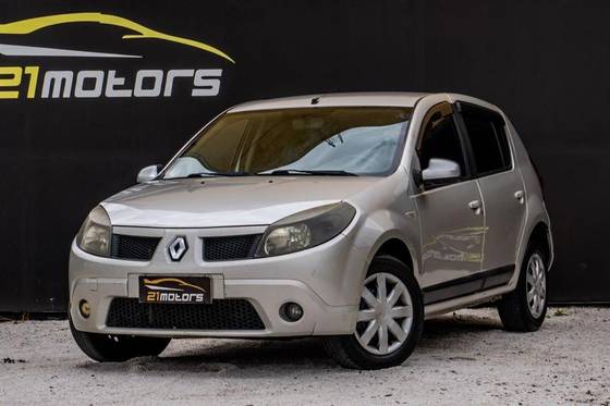 RENAULT SANDERO 2010