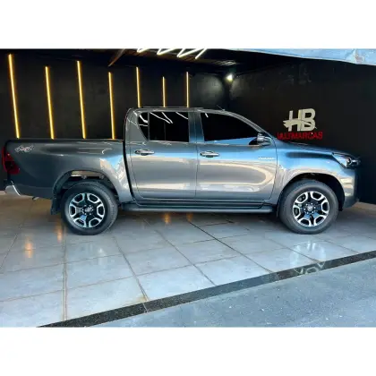 TOYOTA HILUX 2021