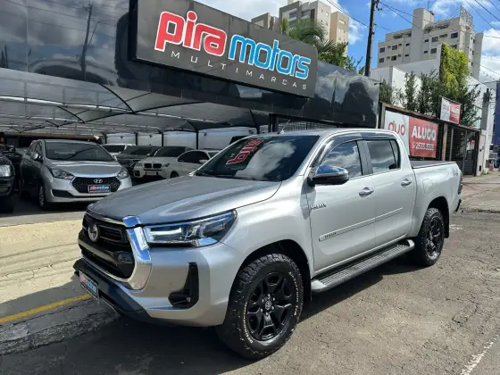 TOYOTA HILUX 2022