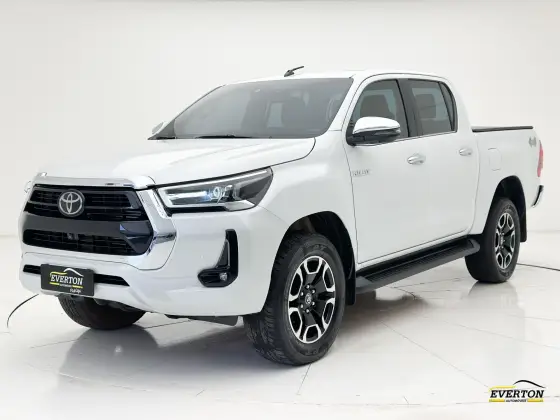 TOYOTA HILUX 2023
