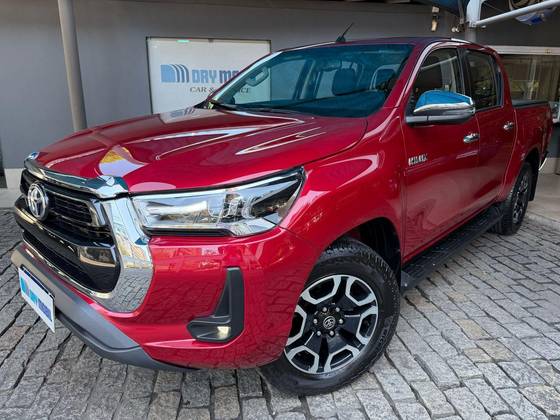 TOYOTA HILUX 2022