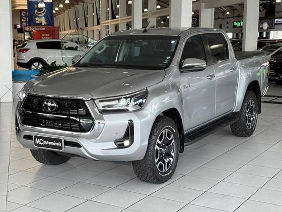 TOYOTA HILUX 2022