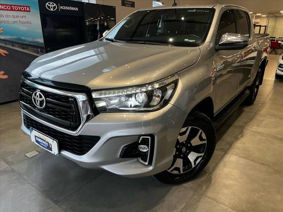 TOYOTA HILUX 2020