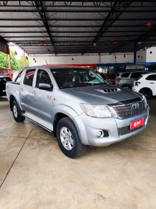 TOYOTA HILUX 2015