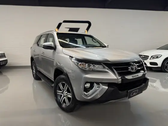 TOYOTA HILUX SW4 2020