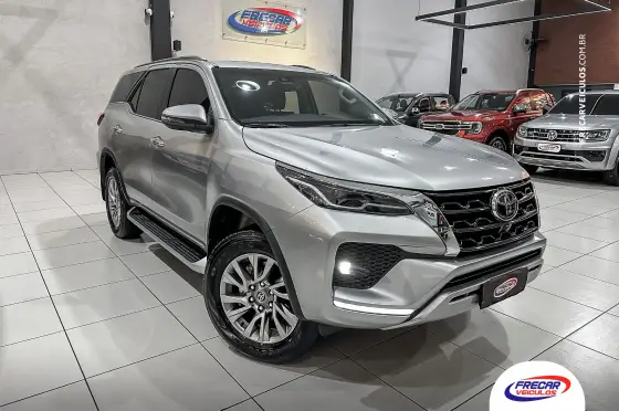 TOYOTA HILUX SW4 2022