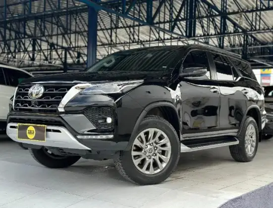 TOYOTA HILUX SW4 2024