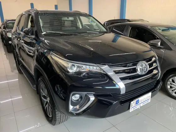 TOYOTA HILUX SW4 2020