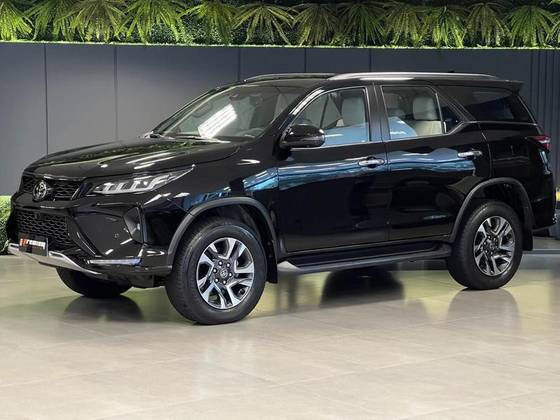 TOYOTA HILUX SW4 2022