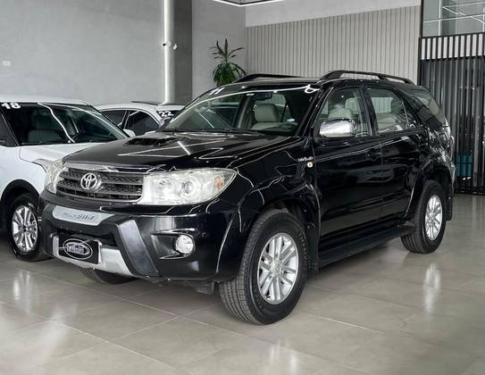 TOYOTA HILUX SW4 2011