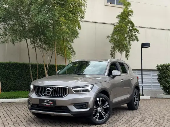 VOLVO XC40 2021