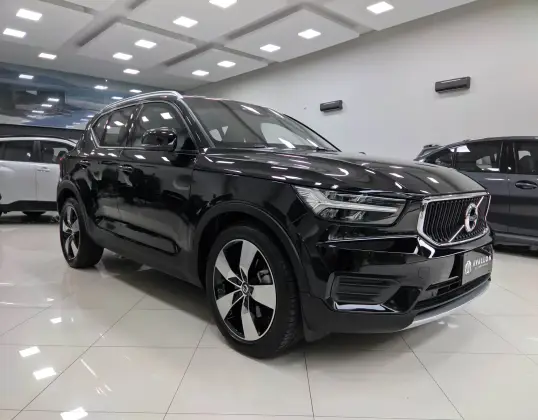 VOLVO XC40 2019