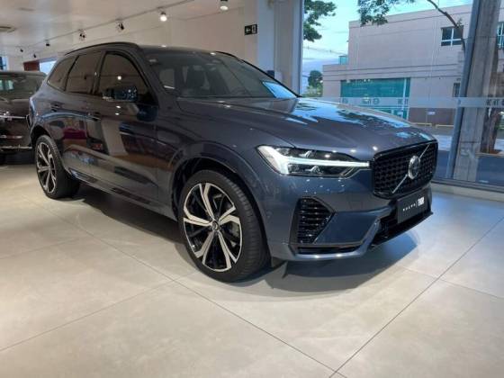 VOLVO XC60 2025