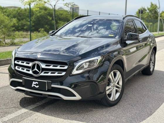 MERCEDES-BENZ GLA 200 2019