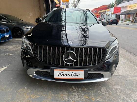 MERCEDES-BENZ GLA 200 2015
