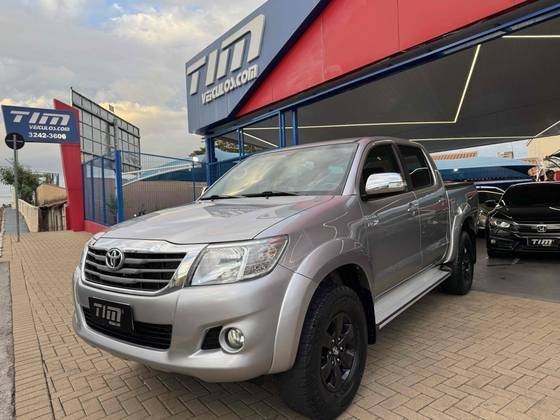 TOYOTA HILUX 2015