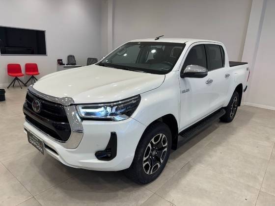 TOYOTA HILUX 2021
