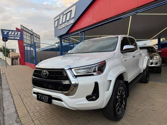 TOYOTA HILUX 2024