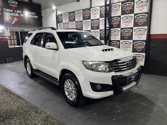 TOYOTA HILUX SW4 2014