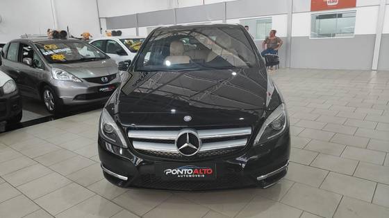 MERCEDES-BENZ B 200 2014