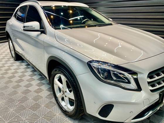 MERCEDES-BENZ GLA 200 2019